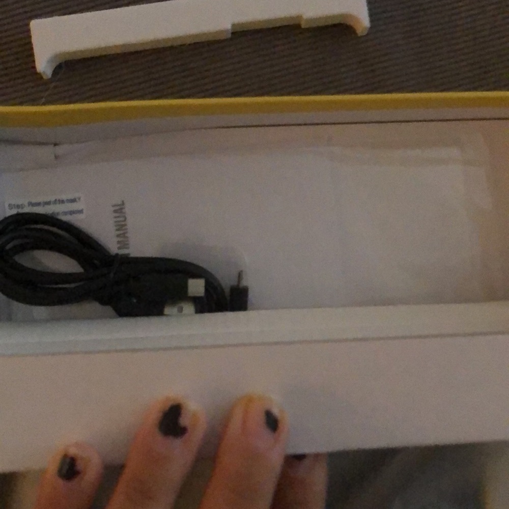 Brand new! Android tablet - Picture 3 of 3
